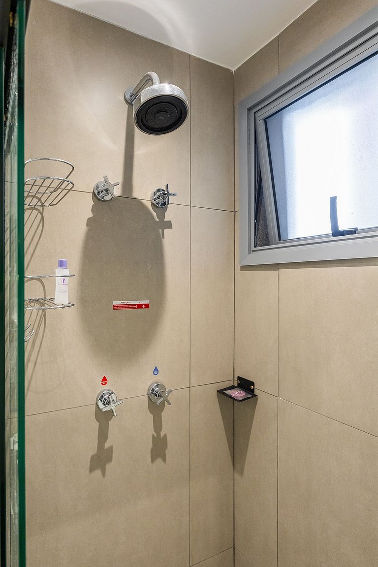 Belo studio com cama Queen na Vila Olimpia