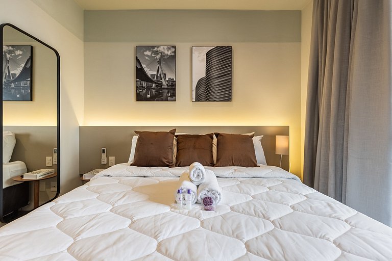 Belo studio C/varanda e cama queen no Brooklin
