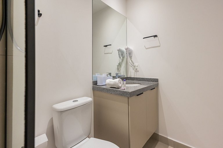 Belo studio C/varanda e cama queen no Brooklin