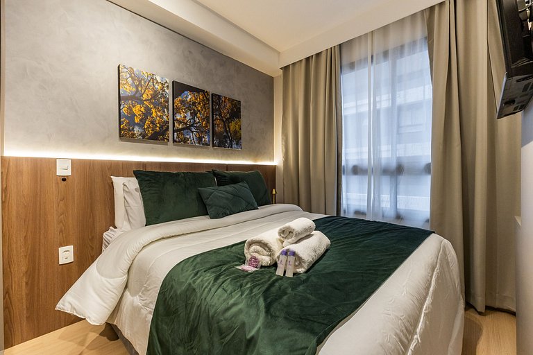 Charmoso studio com cama queen em Pinheiros