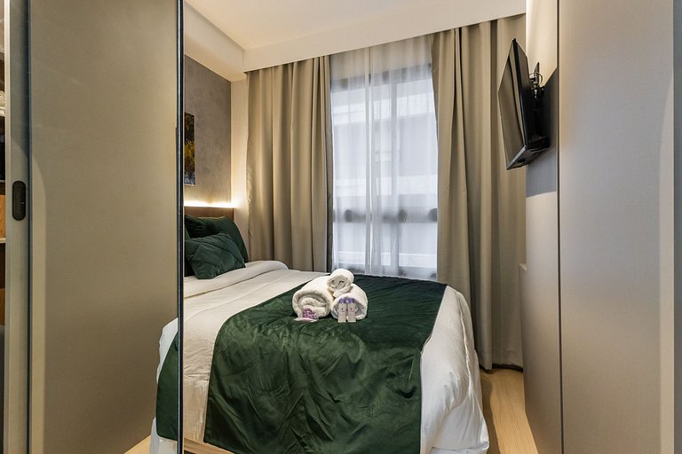 Charmoso studio com cama queen em Pinheiros