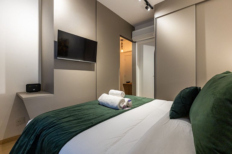 Charmoso studio com cama queen em Pinheiros