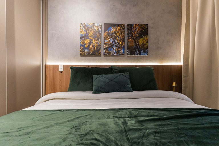 Charmoso studio com cama queen em Pinheiros