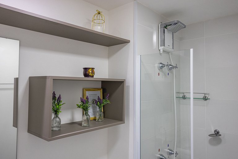 Charmoso studio com cama queen em Pinheiros