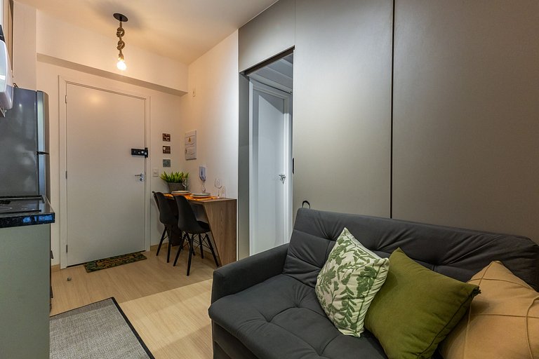 Charmoso studio com cama queen em Pinheiros