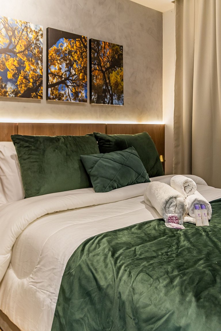 Charmoso studio com cama queen em Pinheiros