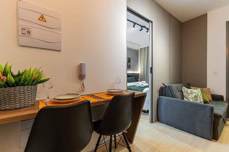 Charmoso studio com cama queen em Pinheiros