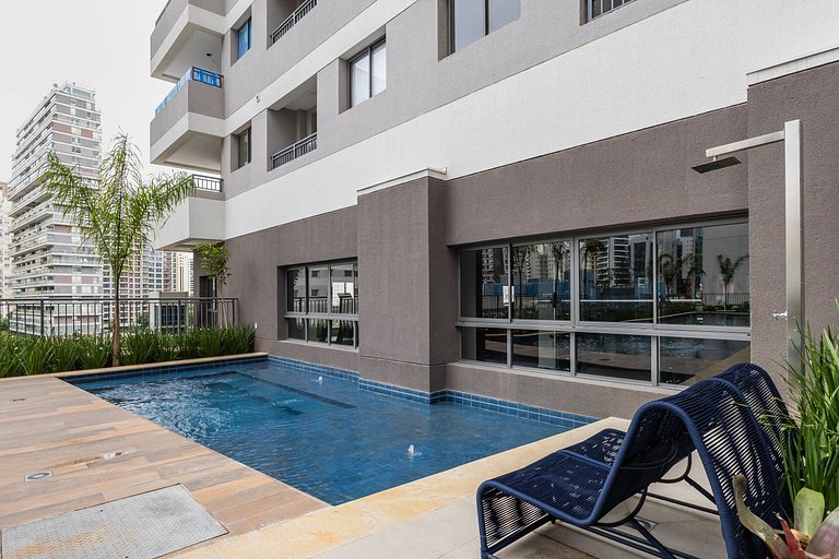 Belo apartamento na Av. Santo Amaro