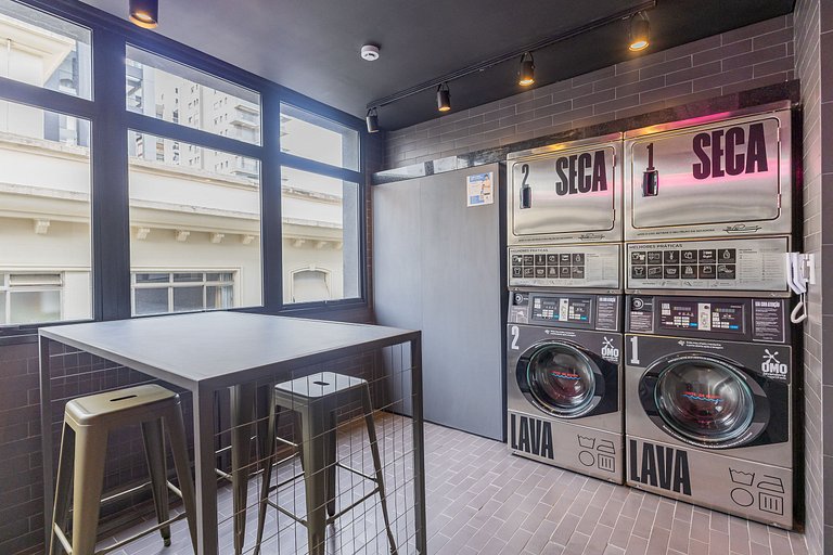 Belo studio C/varanda na Alameda Itu