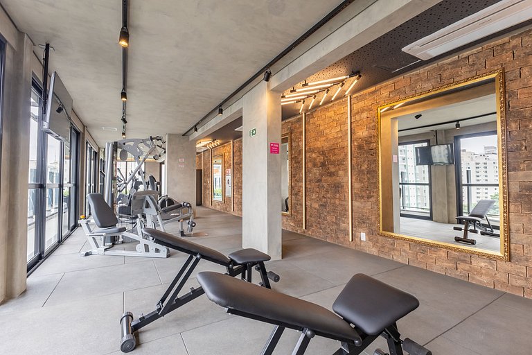 Belo studio com varanda na Alameda Itu