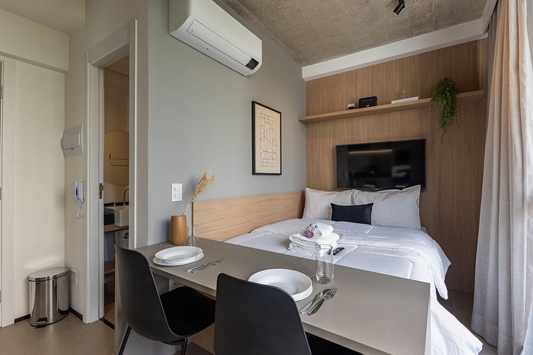 Belo studio C/varanda na Alameda Itu