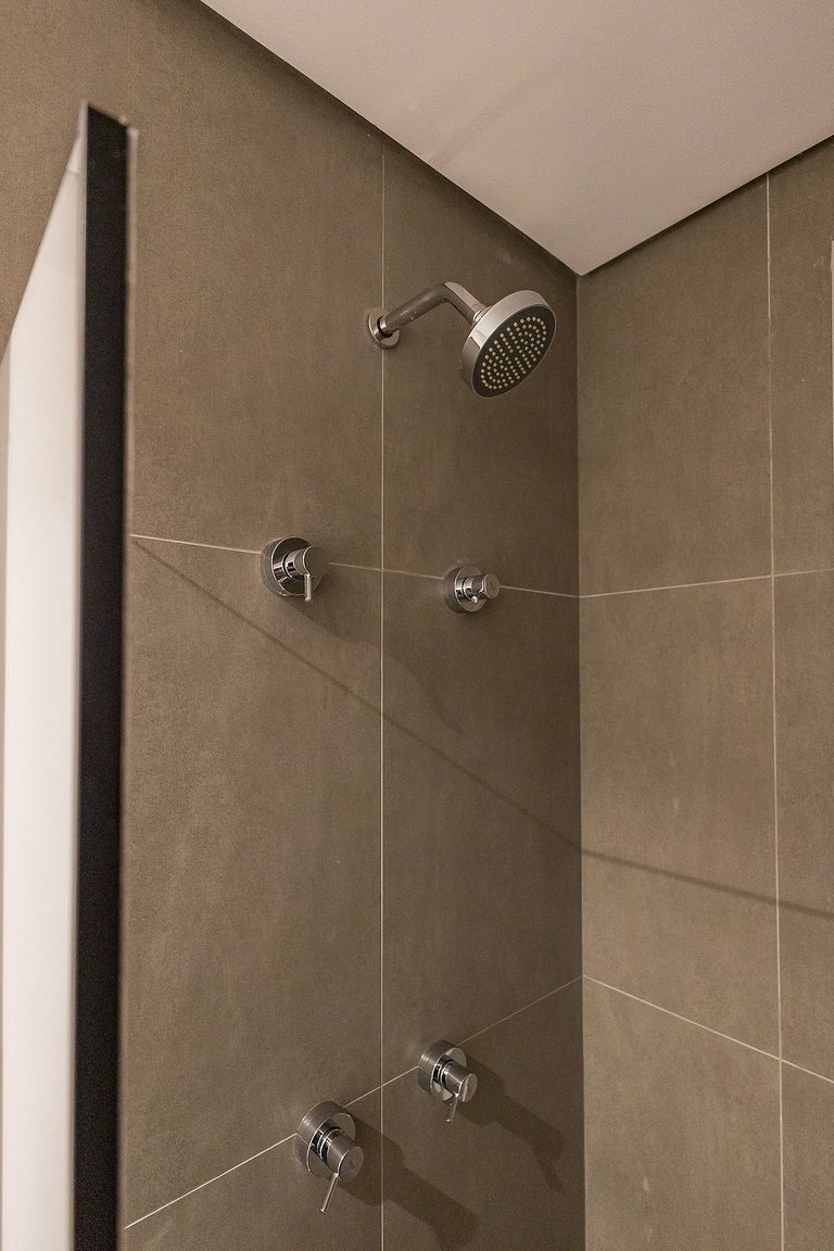 Belo studio C/varanda na Alameda Itu