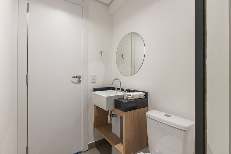 Belo studio C/varanda na Alameda Itu