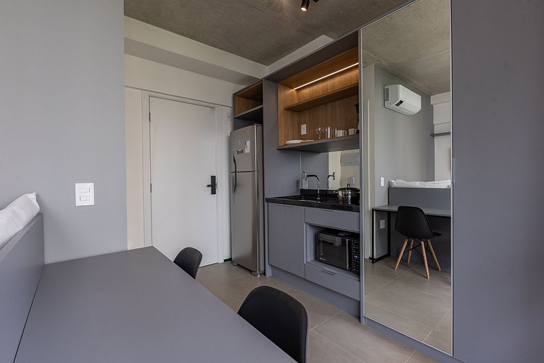 Lindo studio C/varanda no Jardim Paulista