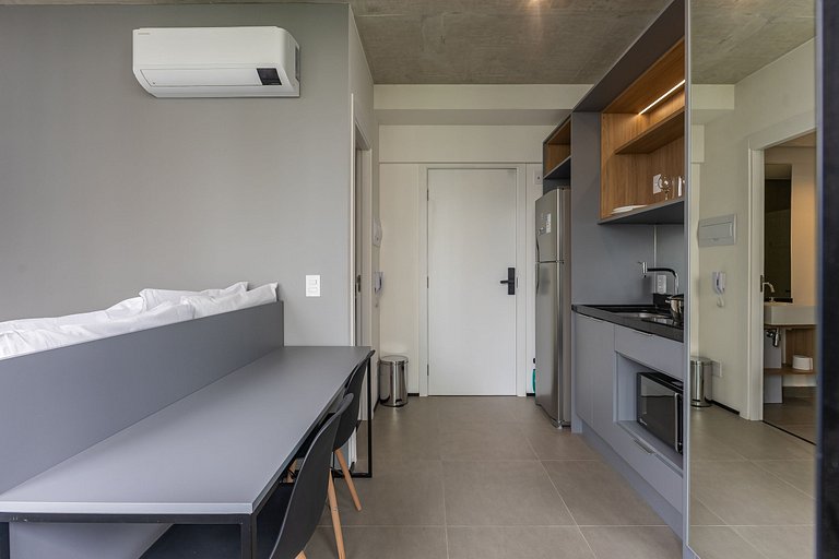 Lindo studio C/varanda no Jardim Paulista