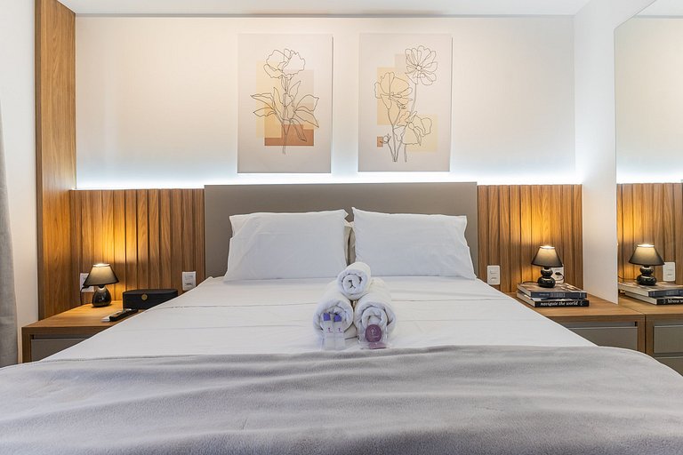 Studio C/ cama Queen na Faria Lima