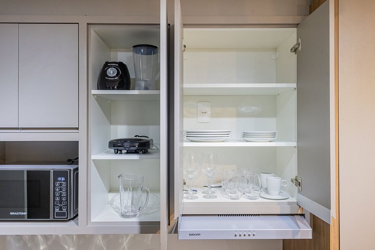 Studio C/ cama Queen na Faria Lima