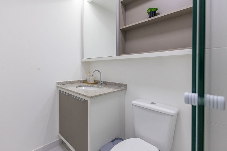 Studio C/ cama Queen na Faria Lima