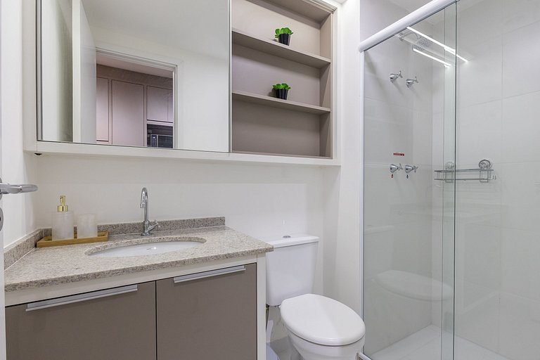 Studio C/ cama Queen na Faria Lima