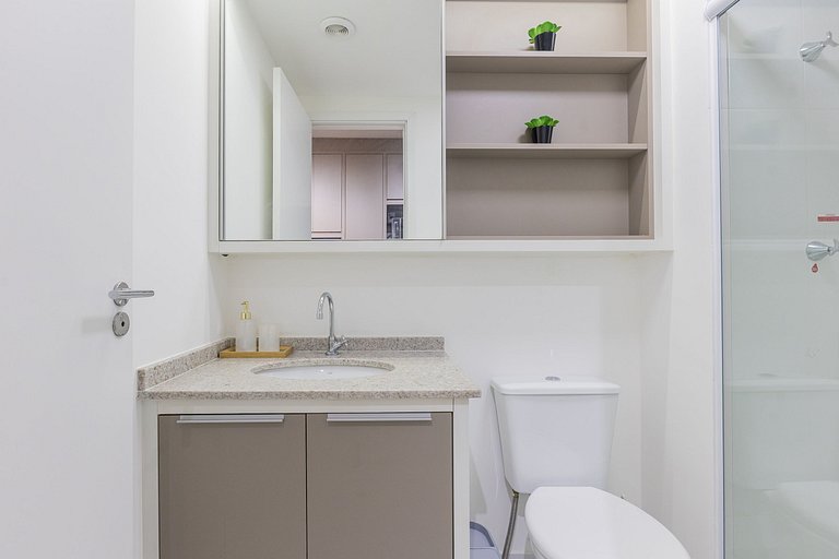 Studio C/ cama Queen na Faria Lima