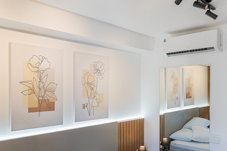 Studio C/ cama Queen na Faria Lima