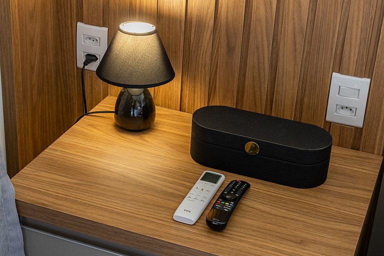 Studio C/ cama Queen na Faria Lima