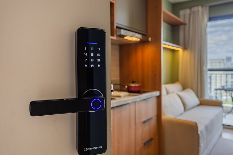 Charmoso apto com varanda no coração de Moema