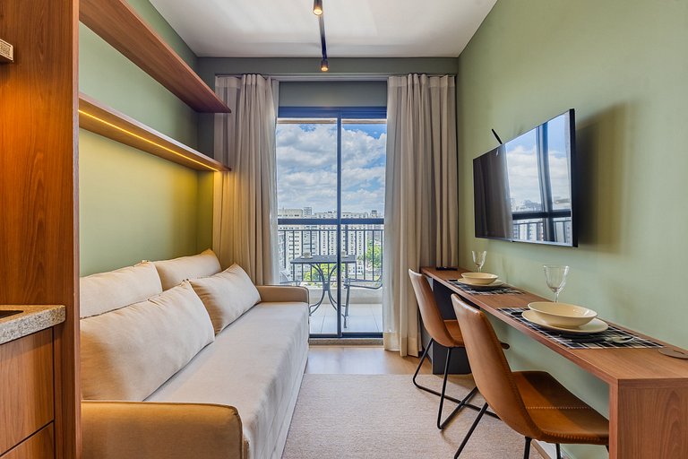 Charmoso apto com varanda no coração de Moema