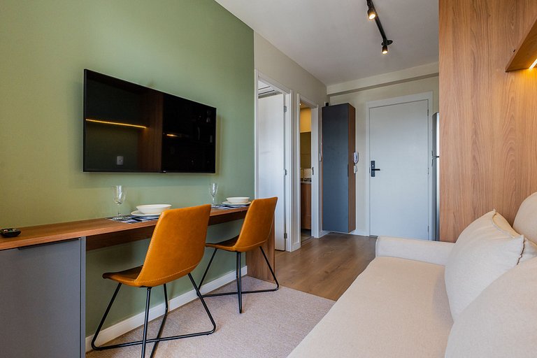 Charmoso apto com varanda no coração de Moema