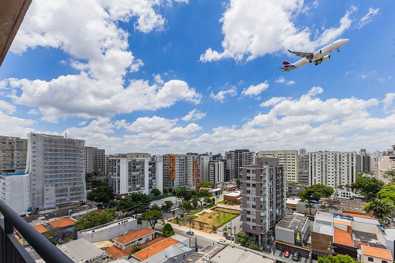 Charmoso apto com varanda no coração de Moema