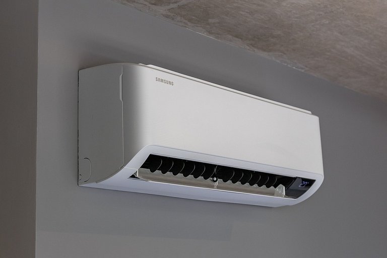 Lindo studio C/varanda na alameda Itu