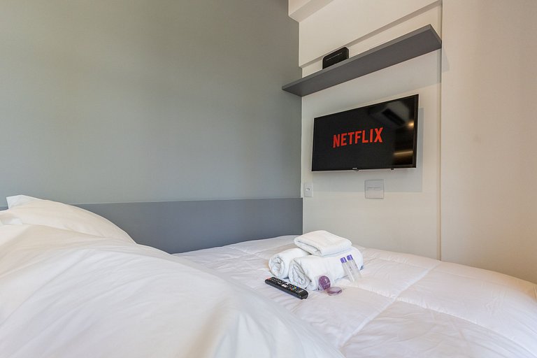 Lindo studio C/varanda na alameda Itu