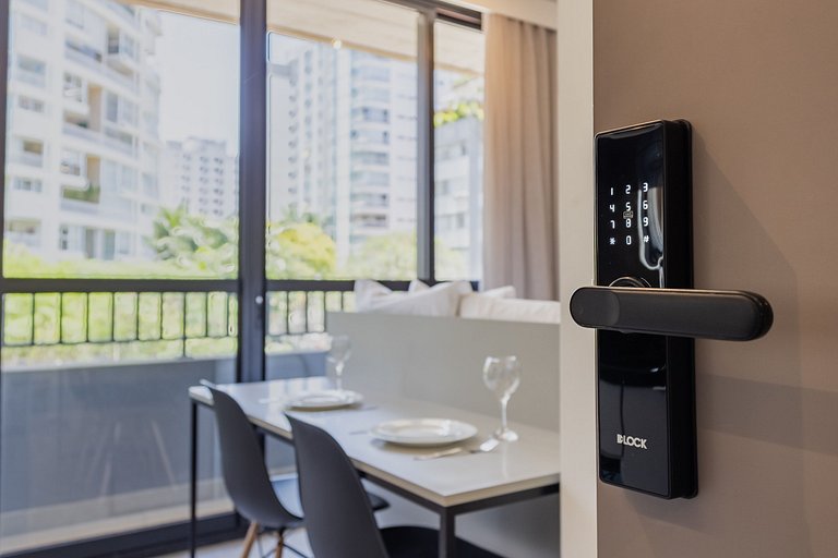 Studio com varanda na Alameda Itu