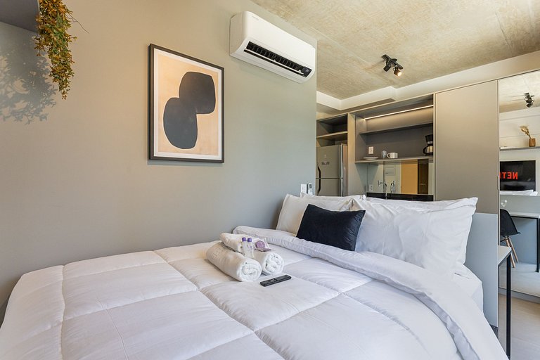 Studio com varanda na Alameda Itu