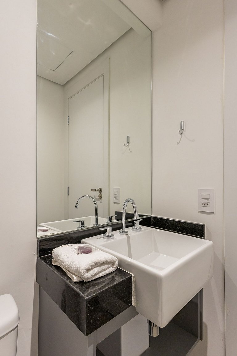 Studio com varanda na Alameda Itu