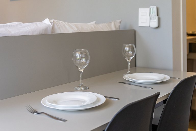 Studio com varanda na Alameda Itu