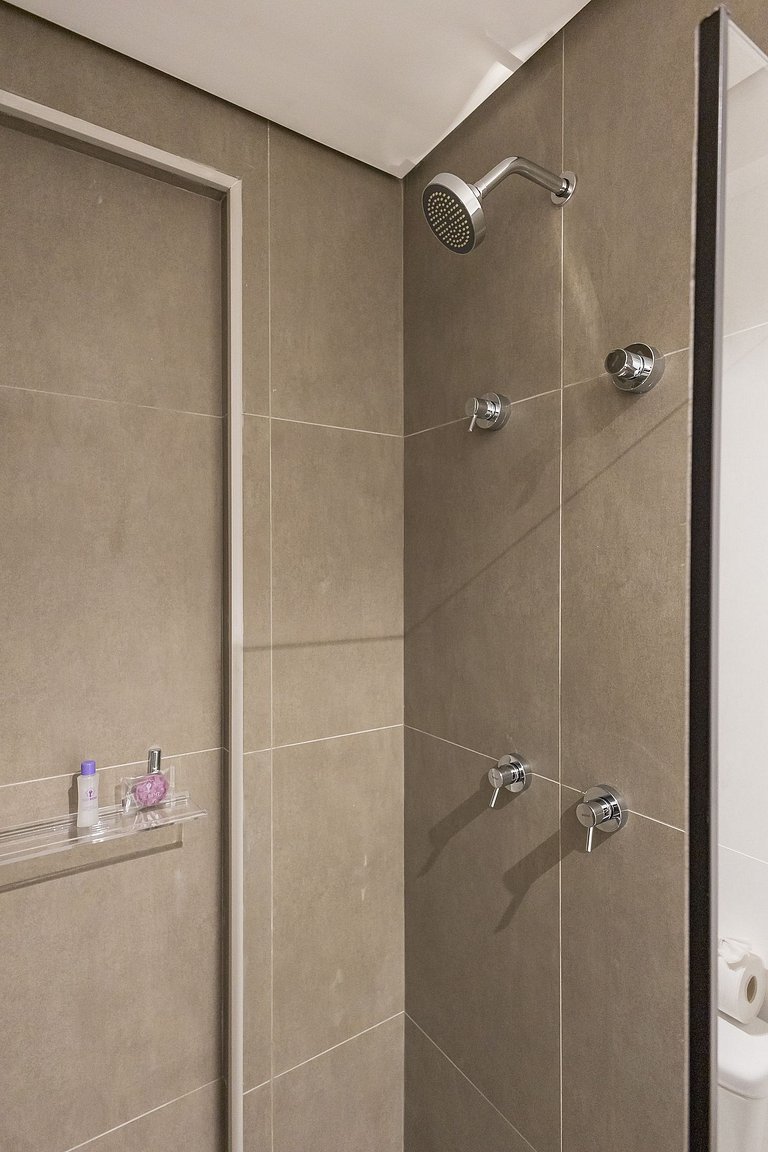 Studio com varanda na Alameda Itu