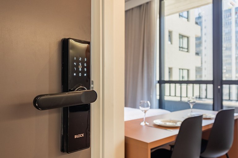 Studio com varanda na Alameda Itu