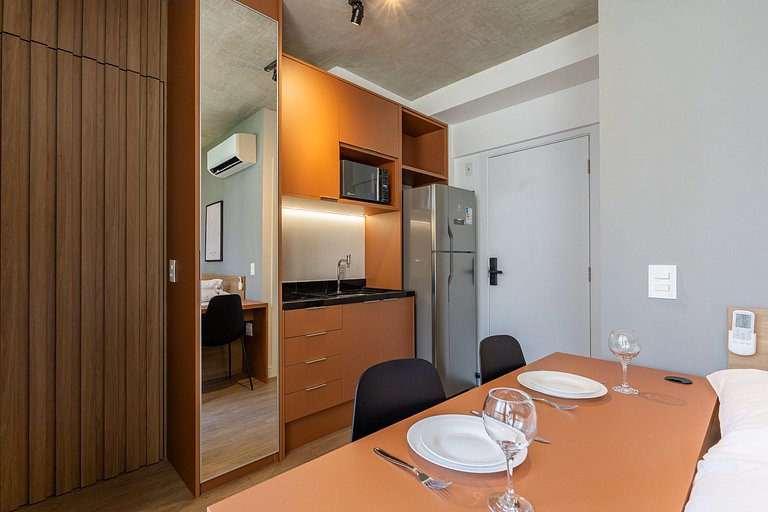 Studio com varanda na Alameda Itu