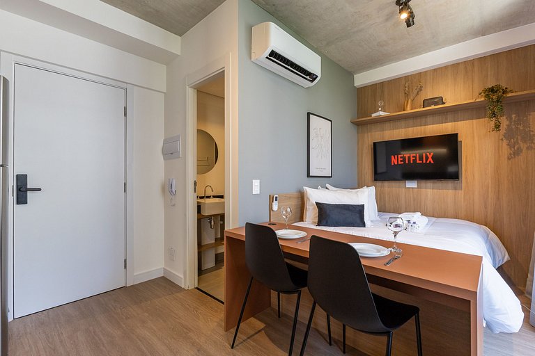 Studio com varanda na Alameda Itu