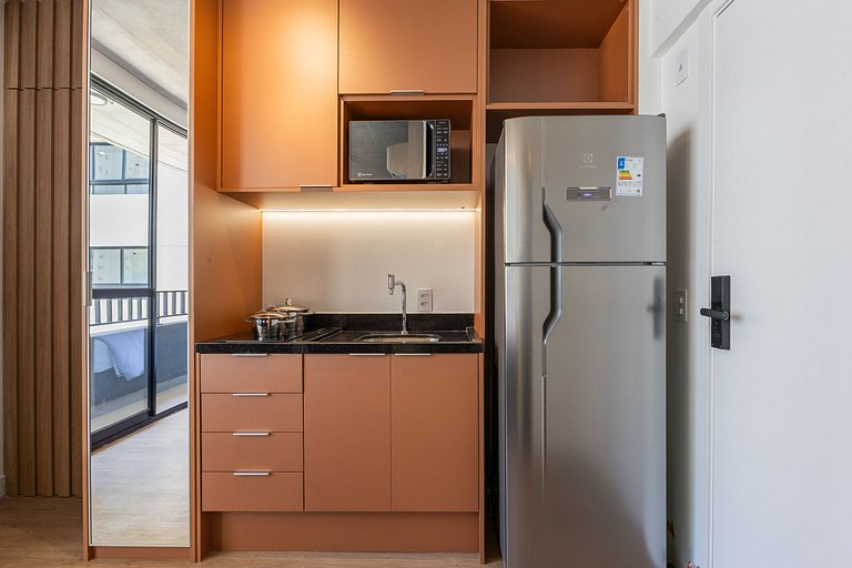 Studio com varanda na Alameda Itu