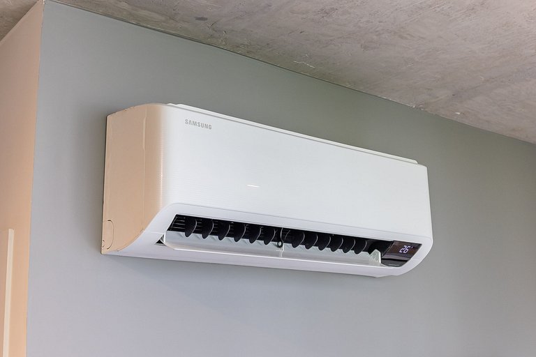 Studio com varanda na Alameda Itu