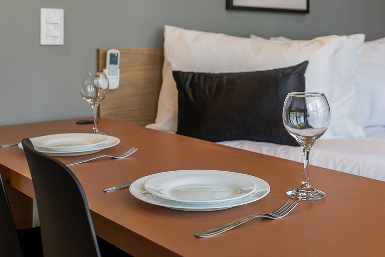 Studio com varanda na Alameda Itu