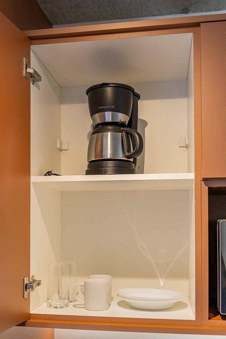 Studio com varanda na Alameda Itu