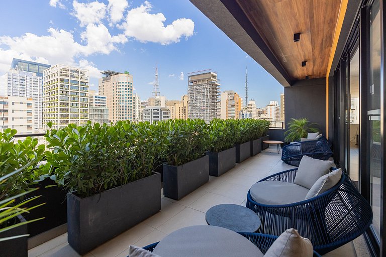 Belo studio com cama queen na rua Pamplona