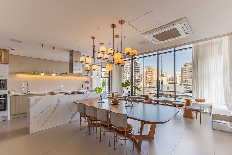 Belo studio com cama queen na rua Pamplona