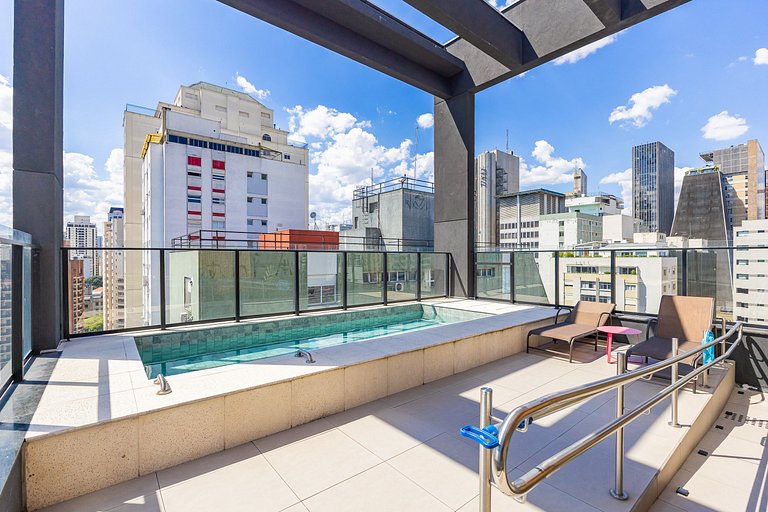 Belo studio com cama queen na rua Pamplona