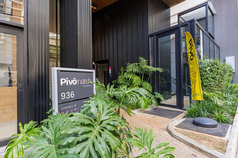 Belo studio com cama queen na rua Pamplona