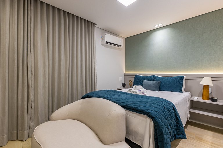 Belo studio com cama queen na rua Pamplona