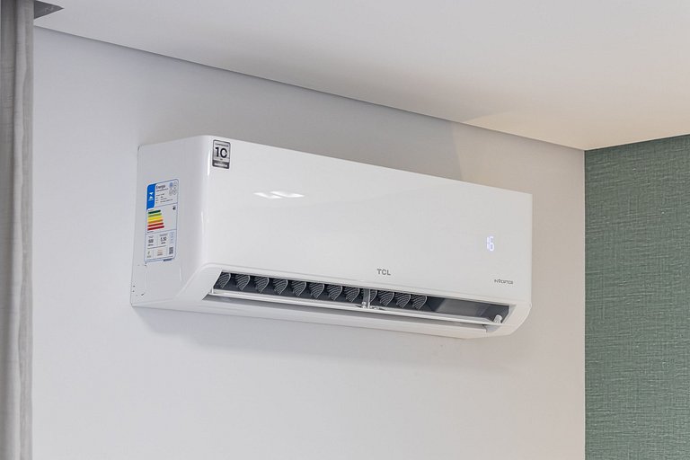 Belo studio com cama queen na rua Pamplona